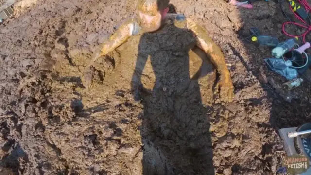 Franky Fuckmachine On The Dunghill